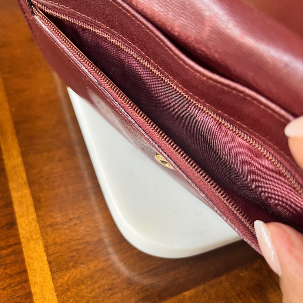 Cartier Paris Vintage Envelope Leather Clutch in Bordeaux w/Kisslock Gold Detail - Picture 9 of 16